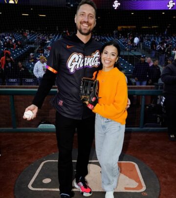 Hunter Pence Throws First Pitch On Earth Day With Wife Alexis As Catcher At Giants Game