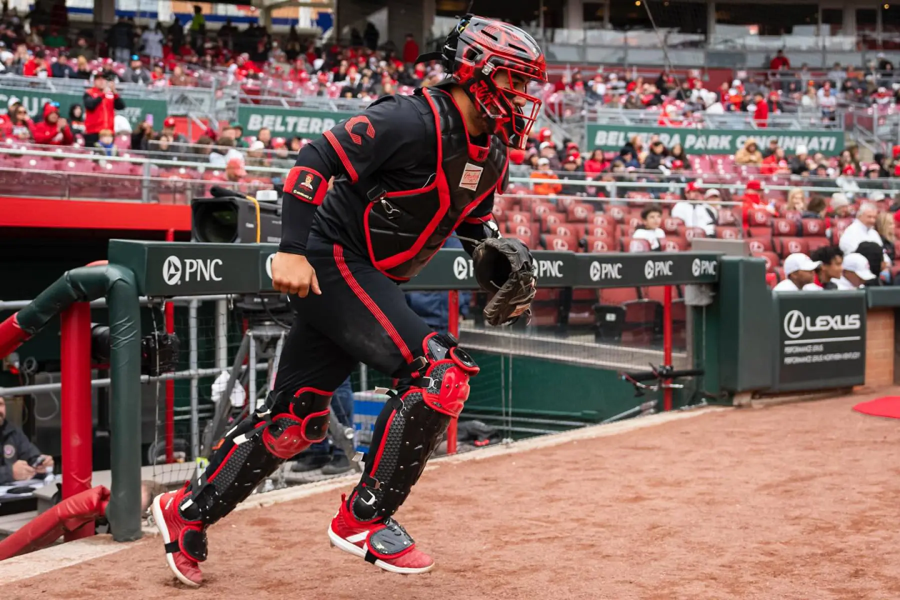 MLB catcher embraces new chapter in Cincinnati.