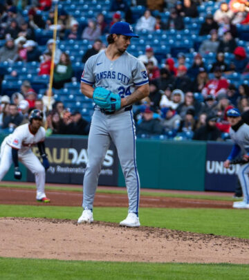 The veteran pitcher shares a moment of thanks after completing his tenth year in Major League.