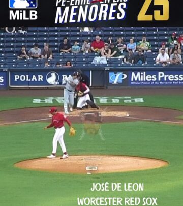 De León Shines In Minor League Return