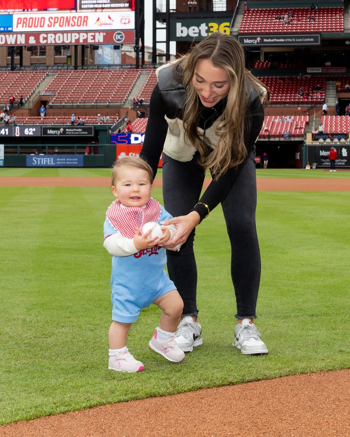 Donovan’s Memorable First Pitch With Daughter Viviane