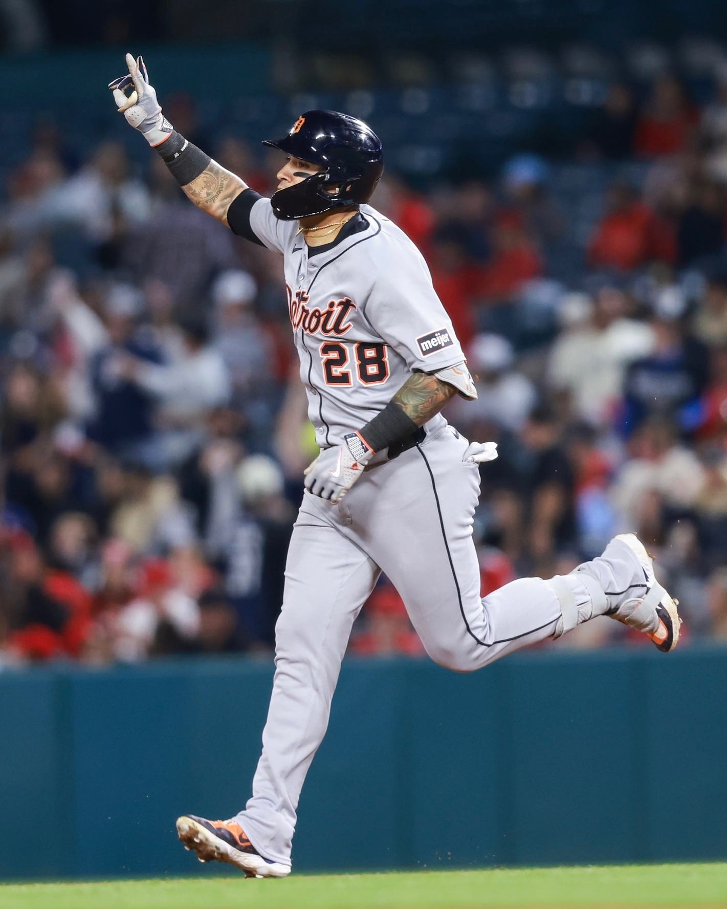 El Mago’s Magic: Disappearing Ball Stuns Puerto Rico Fans