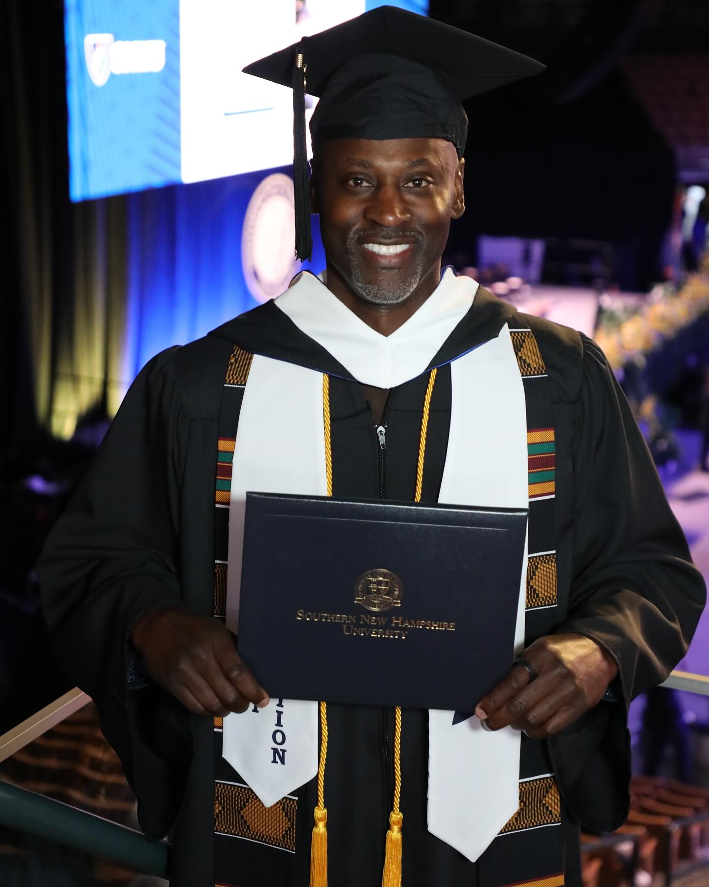LaTroy Hawkins Earns Sociology Degree LaTroy Hawkins Earns Sociology Degree_image
