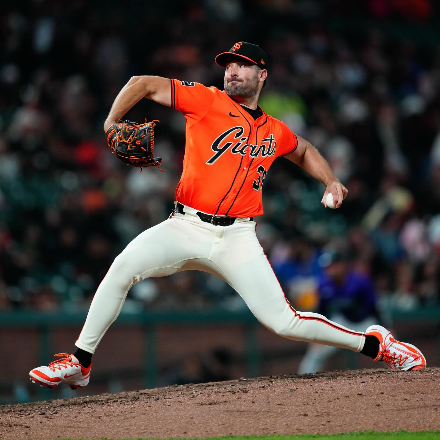 Robbie Ray dazzles on the mound as he clocks seven flawless innings, igniting Giants pride.