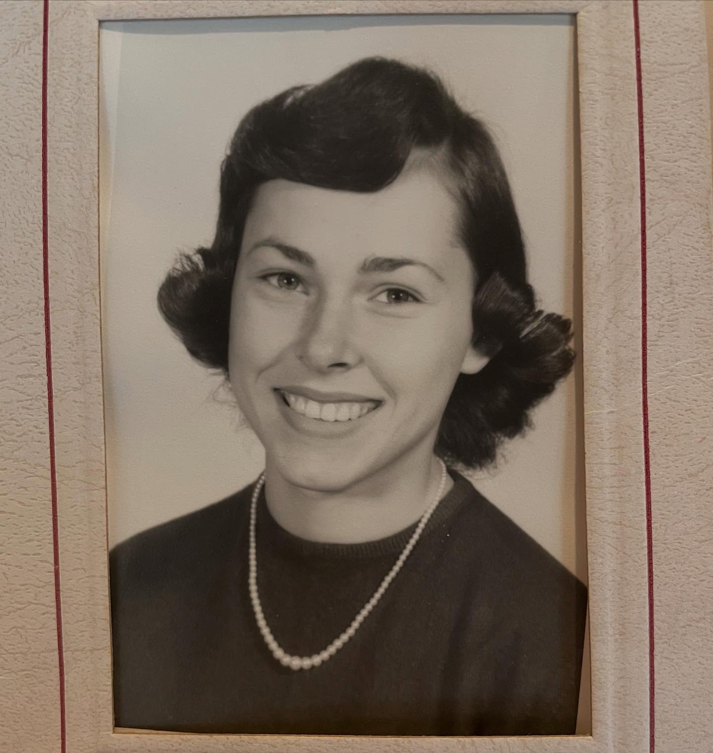 In heartfelt tribute, MLB icon Steve Sax honors his late mother on her heavenly birthday!!