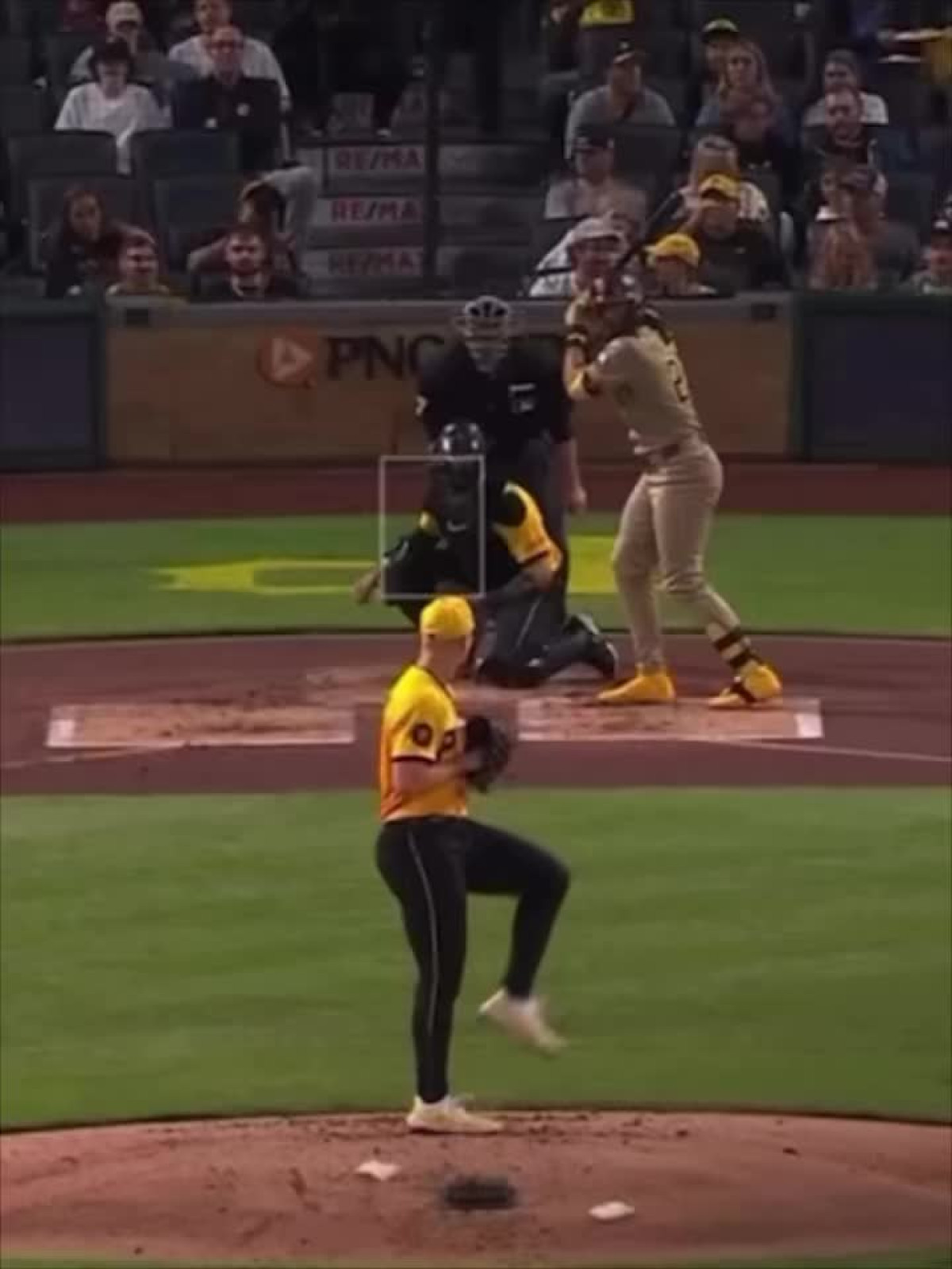 Veteran Carlos Baerga weighs in as Fernando Tatis exits game after a painful forearm hit!!
